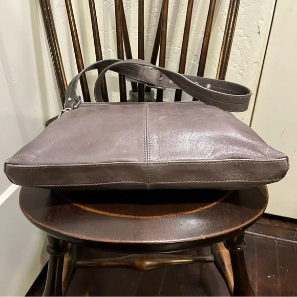 Hobo Original Lorna Gray Leather Crossbody Bag Purse Shoulder Bag - Picture 3 of 7